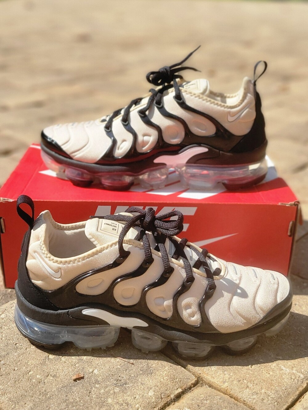 Nike Air Vapormax Plus 'Beige Black'